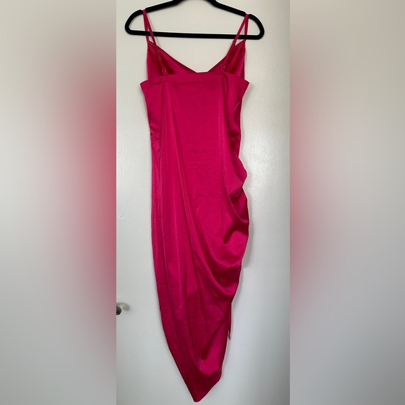 Dress with adjustable straps. String for slit adjustment - Picture 2 of 5